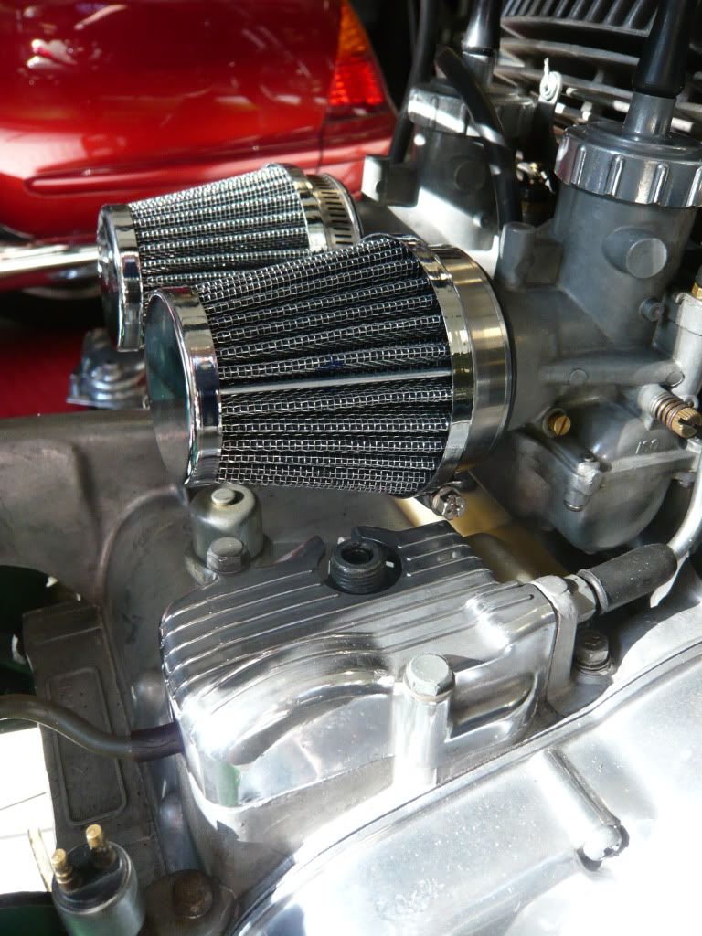 Little Red '72 Suzuki T500 New oil tank